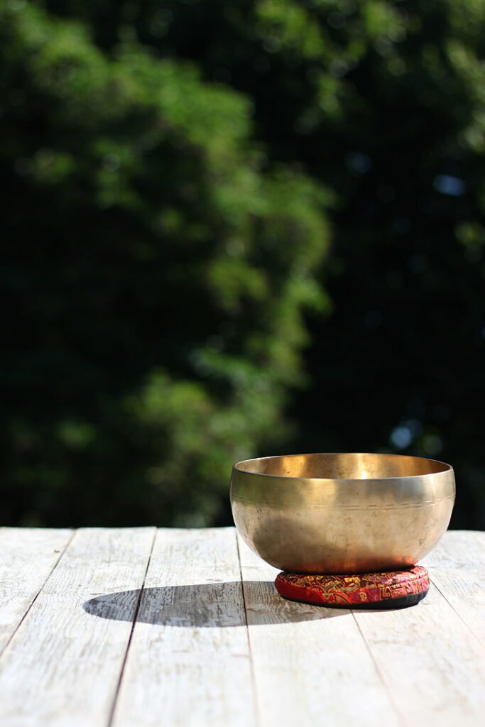 Can a Singing Bowl Break Glass