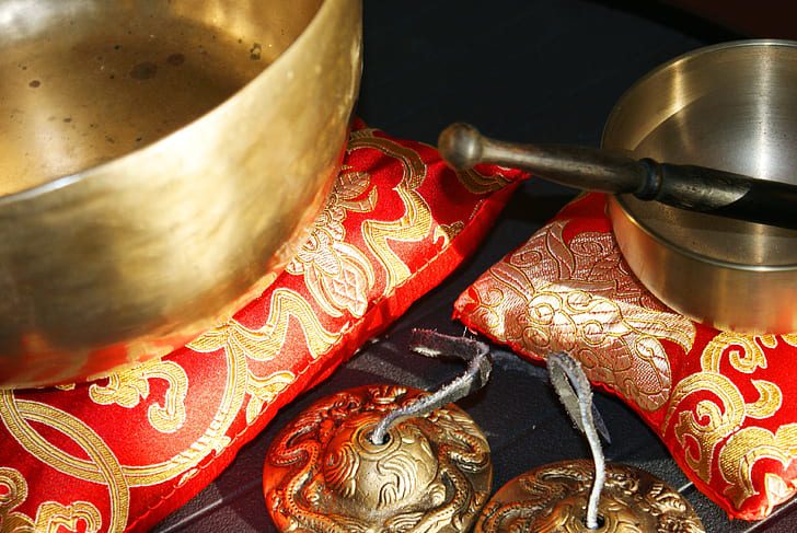 Can a Singing Bowl Break Glass